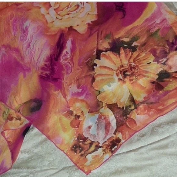 Women’s dress - Picture 2 of 2